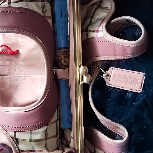 Coach pink leather ergonomic shoulder bag - Picture 8 of 8